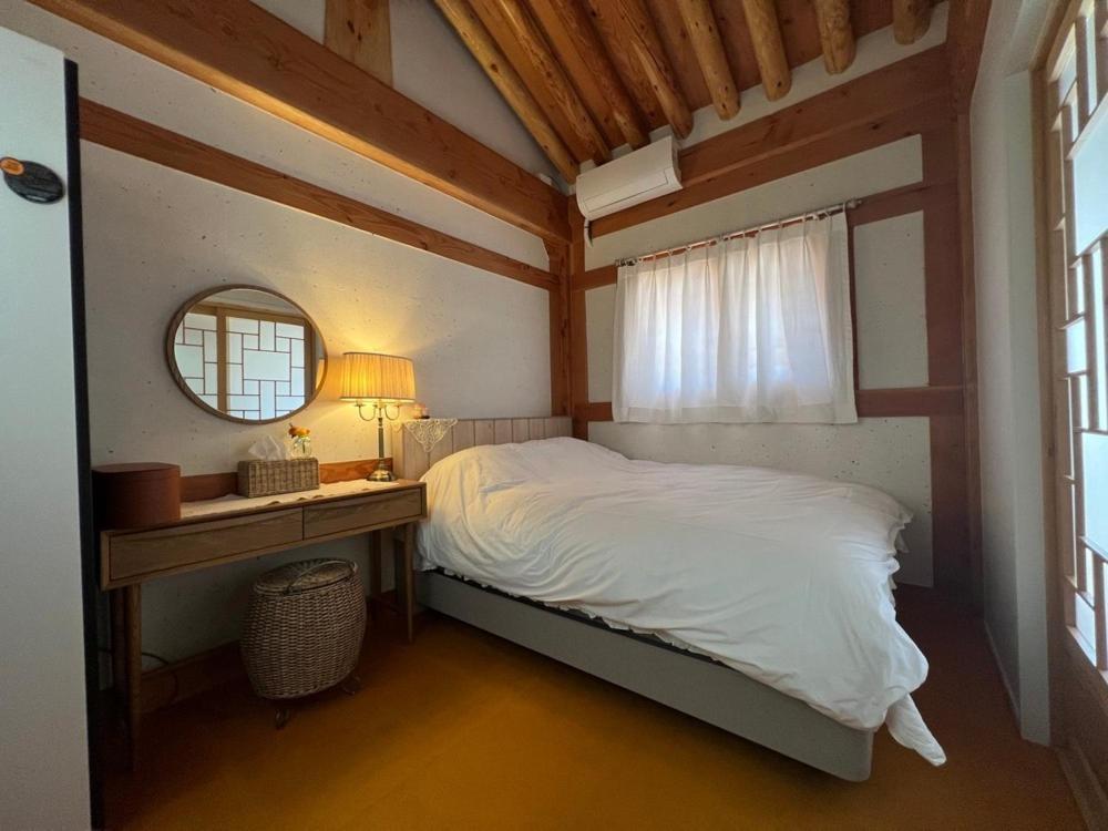 Gyeongju Hwangridan Casa De Hotell Rum bild